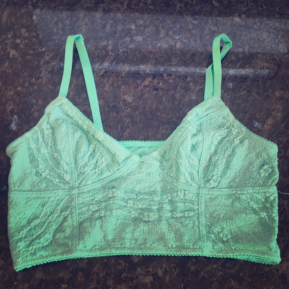 🧚🏼‍♂️ Free People Bralette